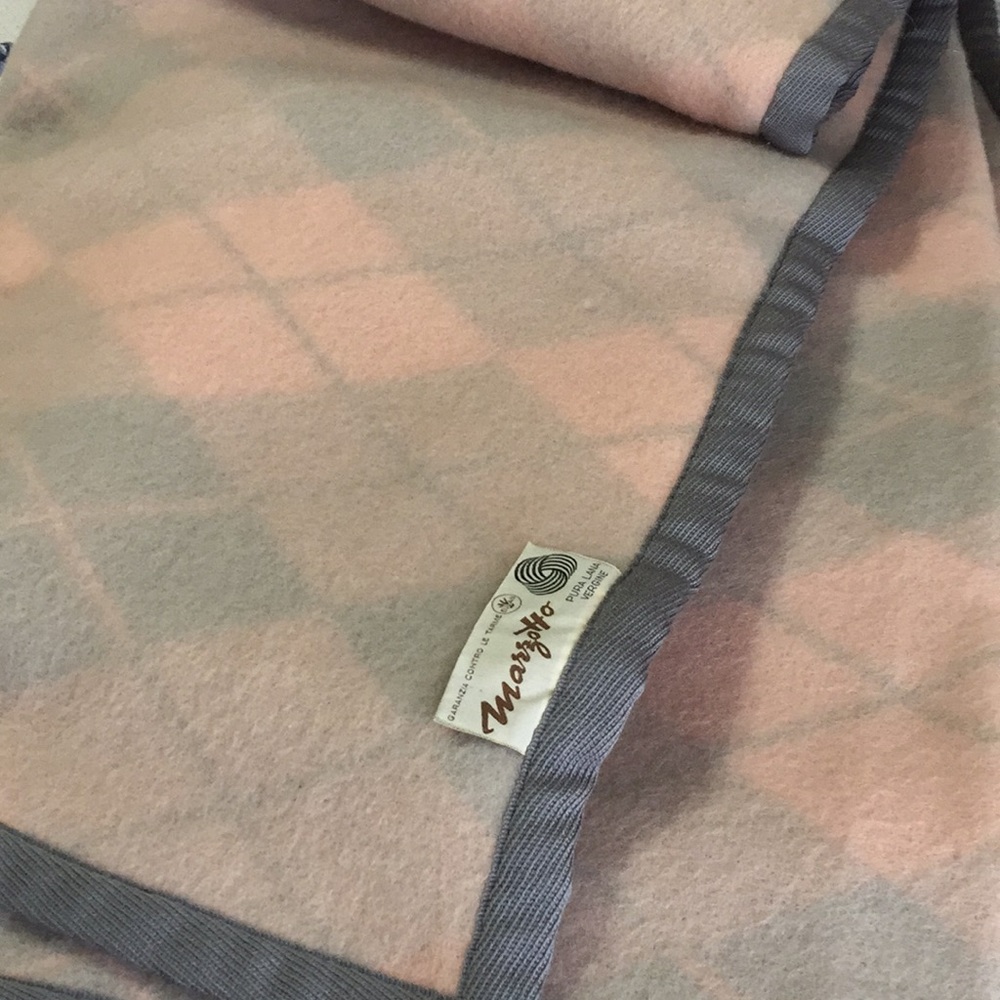 Beautiful KS blanket pure virgin wool brand new